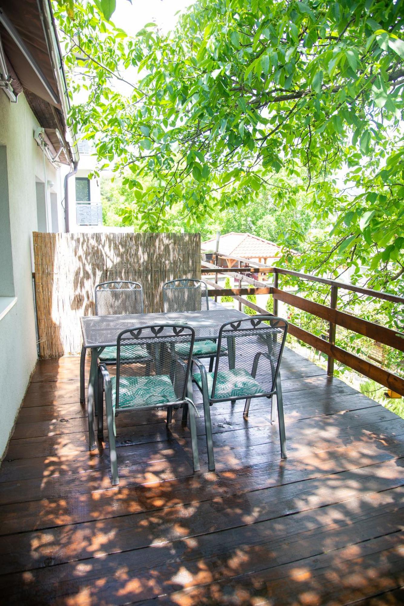 Apartmani Maslacak Vrdnik Exteriör bild