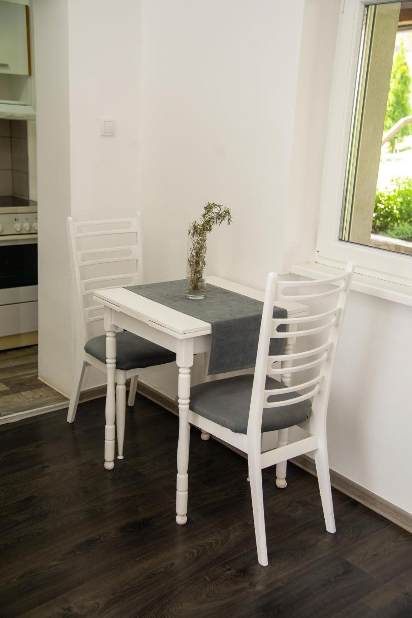 Apartmani Maslacak Vrdnik Exteriör bild